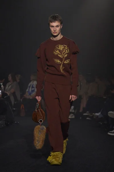 Look 42